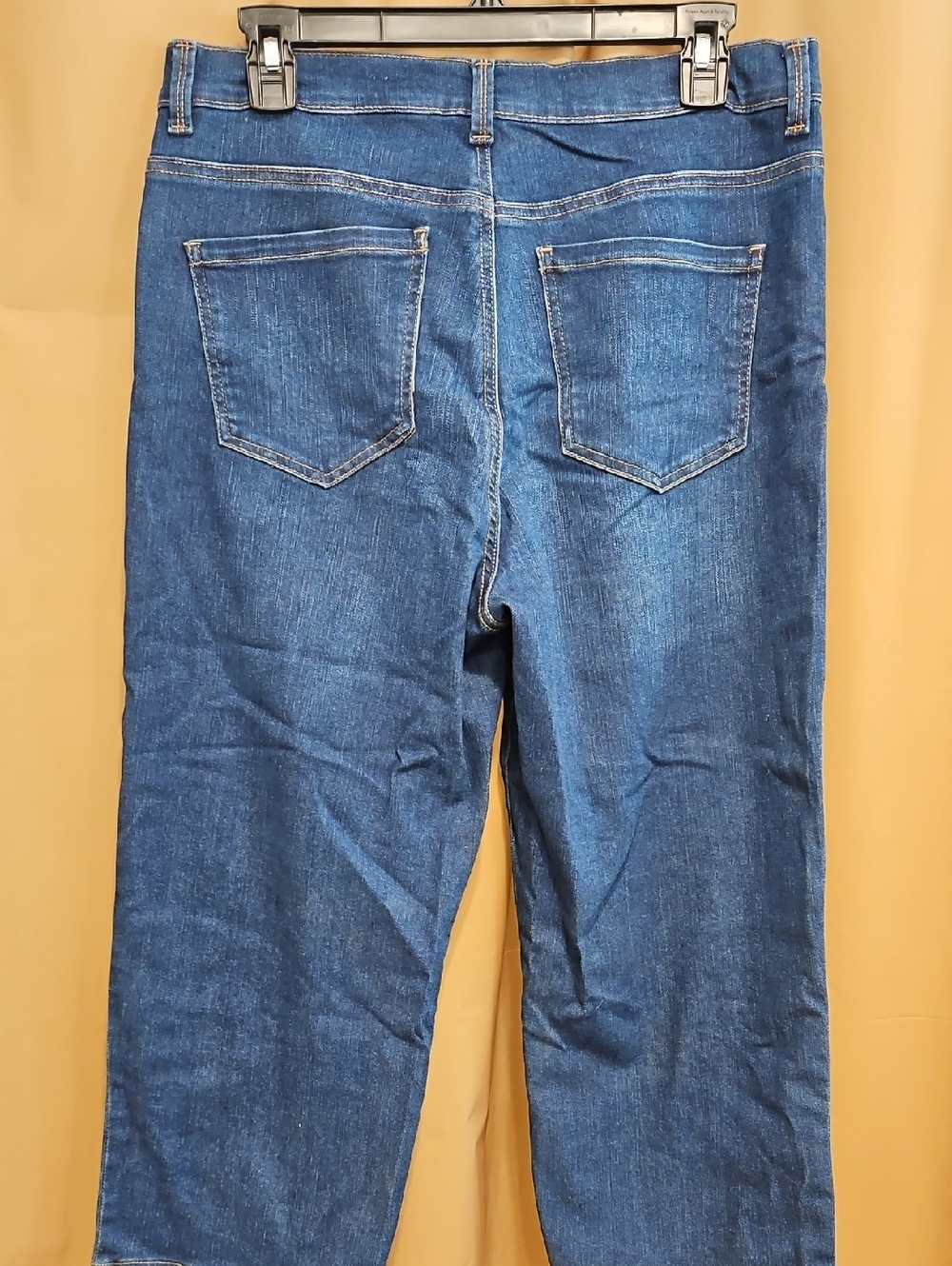 CLEARANCE SALE! Gloria Vanderbilt Women's Dark Blue Capri
